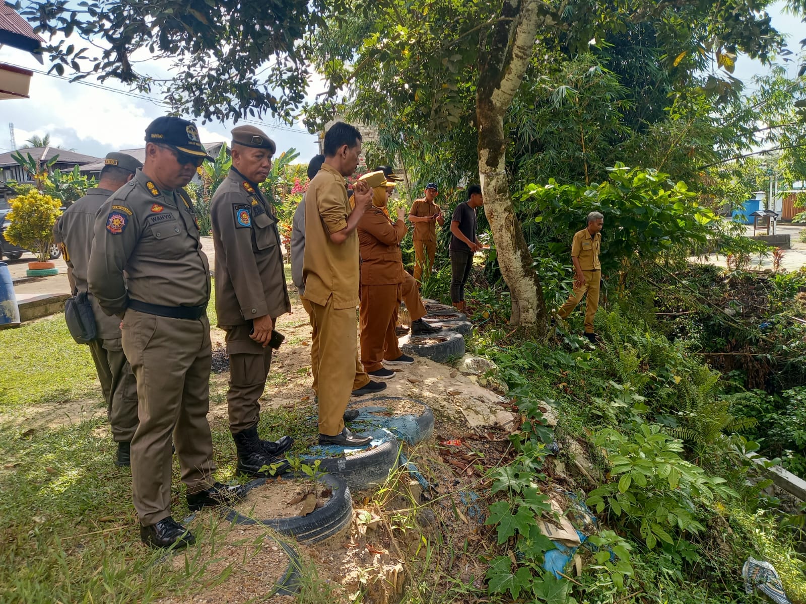 Peninjauan Kondisi Siring Yang Memerlukan Segera Penanganan Di RT. 07 Kelurahan Juata Permai
